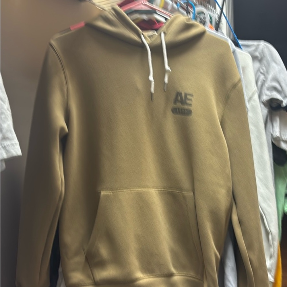 Men’s XS american eagle sweatshirt with hood LIKE NEW tan with hood
